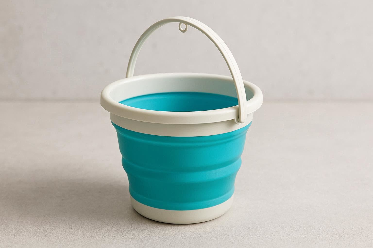 Mini Collapsible Bucket for Small Tasks and Travel - Image 1